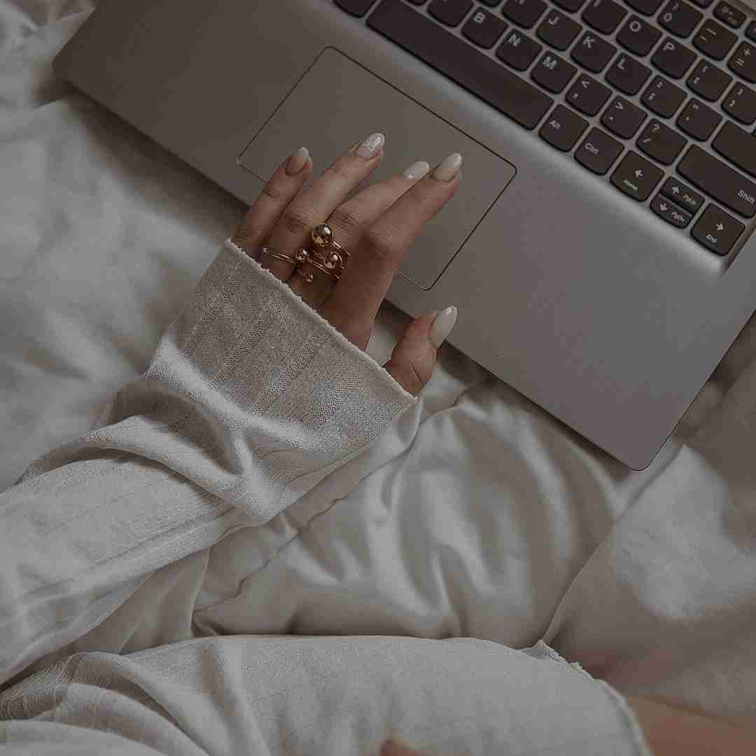 دلمو زدی توام مثل بقیه آدما نمیمونن اینه همیشه