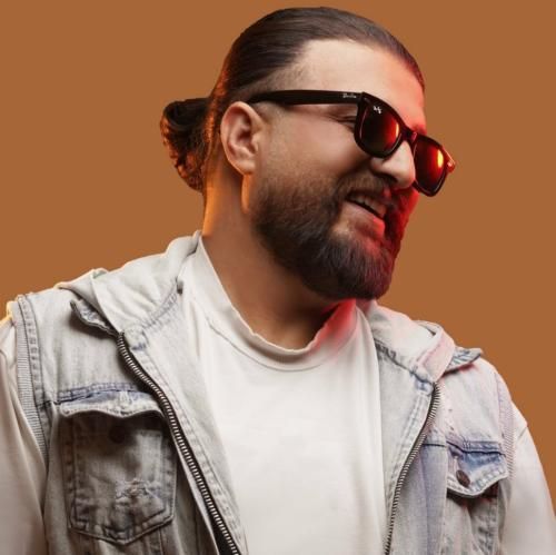 آریا بختیاری گل انار